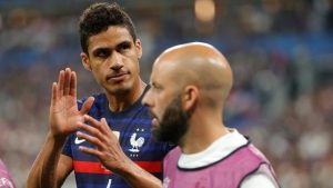 raphael-varane-pulih-dari-cedera-bisa-ikut-rombongan-timnas-prancis-di-piala-dunia--221108l.jpg