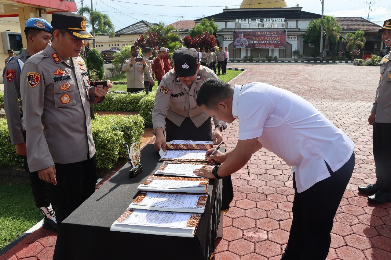 polres-muba-gelar-penandatanganan-pakta-integritas-221121j.jpg