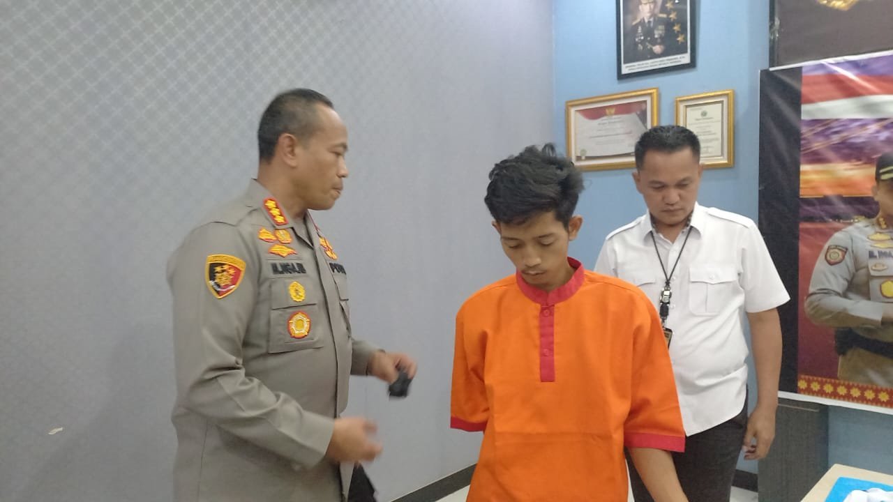2-kilo-gram-sabu-digagalkan-satresnarkoba-polrestabes-palembang-221128y.jpg