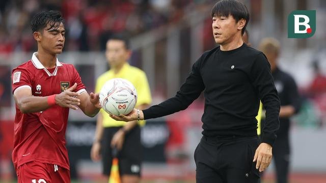 piala-aff-2022-shin-tae-yong-takjub-timnas-indonesia-didukung-5439-suporter-221227g.jpg