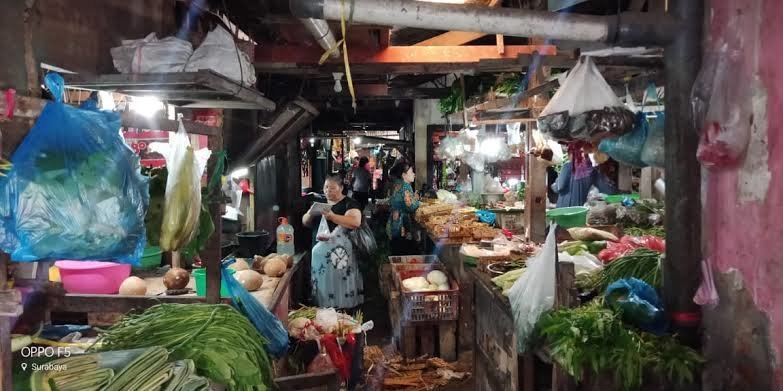 pasar-kendangsari-surabaya-tak-tersentuh-renovasi-selama-50-tahun-221227l.jpg
