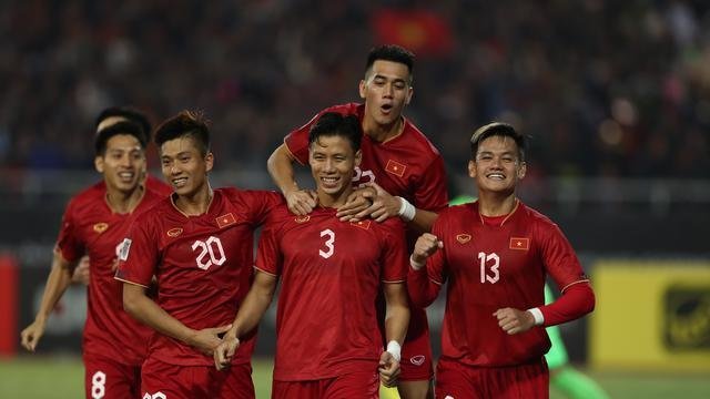 piala-aff-2022-vietnam-tak-tersentuh-di-puncak-malaysia-harap-harap-cemas-2212288.jpg