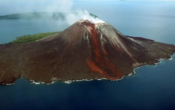 dini-hari-tadi-gunung-anak-krakatau-kembali-erupsi-230105a.jpg