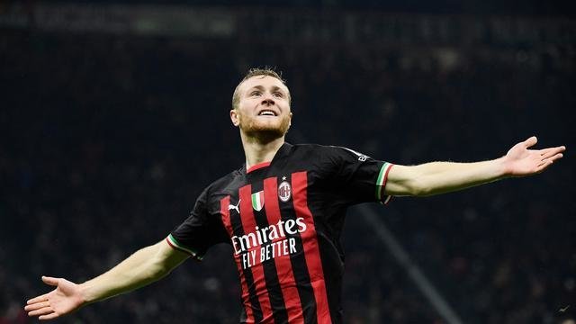 hasil-lengkap-liga-italia-drama-gol-menit-akhir-as-roma-jegal-kemenangan-ac-milan-230109e.jpg
