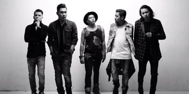 unggah-foto-formasi-lengkap-rizal-isyaratkan-grup-band-armada-bubar-230118d.jpg