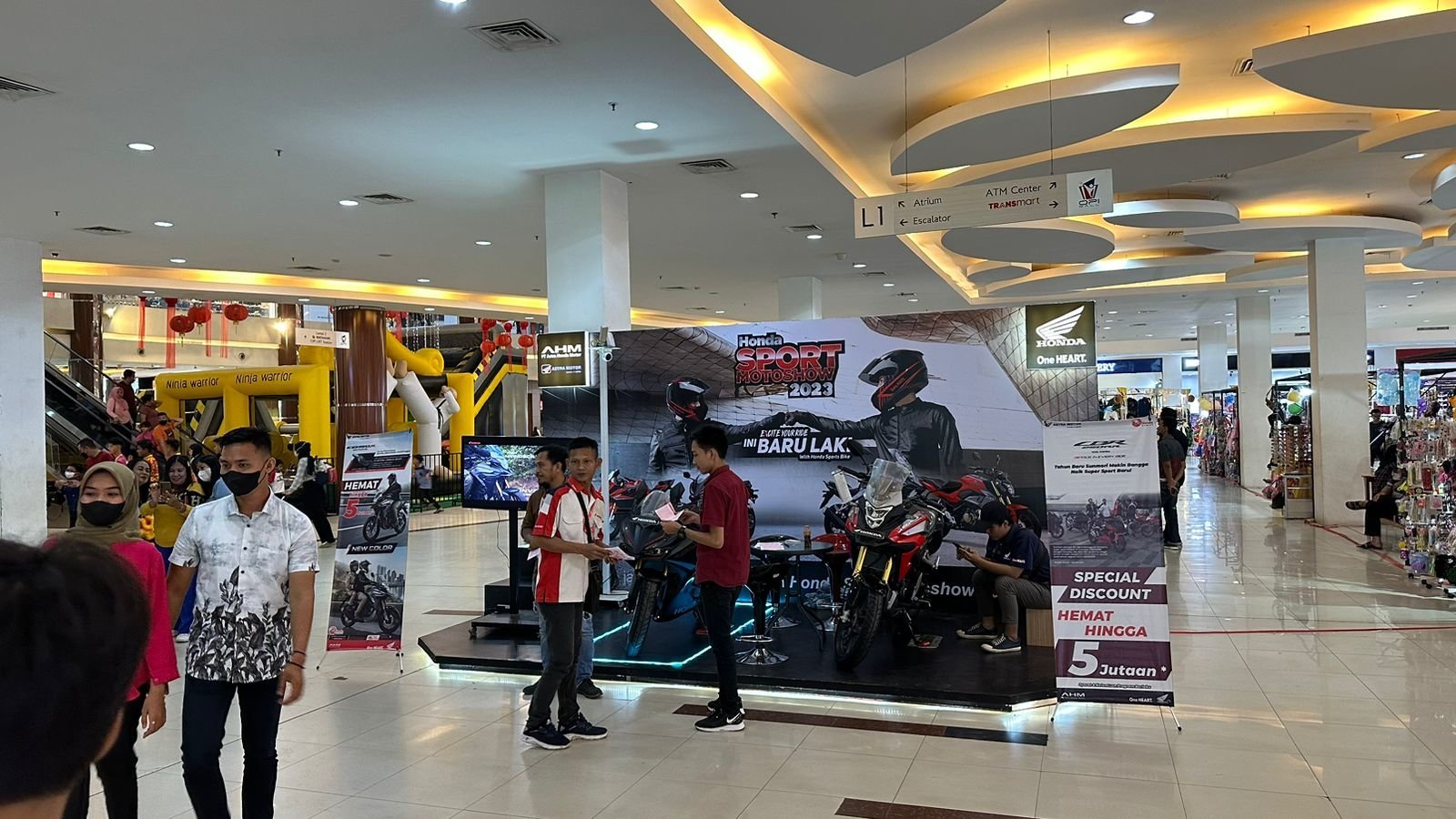 honda-sport-motoshow-hadir-sapa-konsumen-setia-honda-230126y.jpg