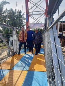 jembatan-gantung-instagramable-topang-ekonomi-dan-pariwisata-desa-sugih-waras-2303055.jpg