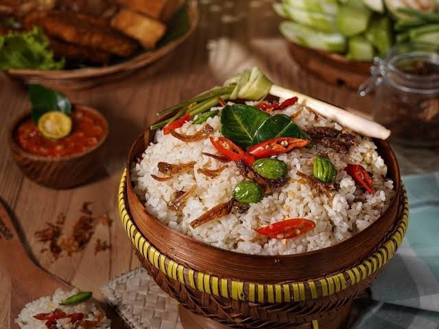resep-nasi-liwet-nikmat-dimasak-dengan-rice-cooker-cocok-untuk-sahur-230323z.jpg