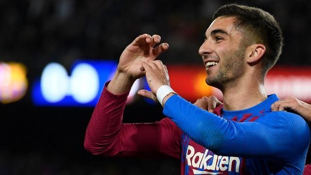 pilih-bertahan-di-barcelona-ferran-torres-ingin-buktikan-diri-bukan-rekrutan-gagal-2303284.jpg