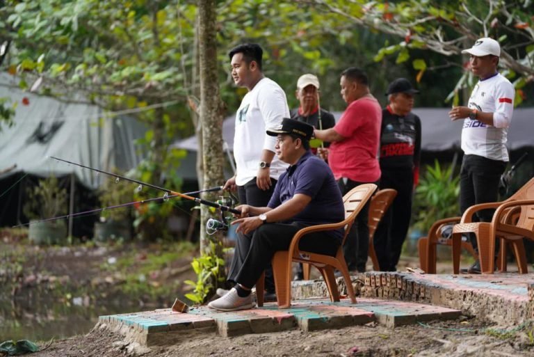 bupati-banyuasin-hadiri-lomba-mancing-di-desa-tanjung-merbau-2303298.jpg