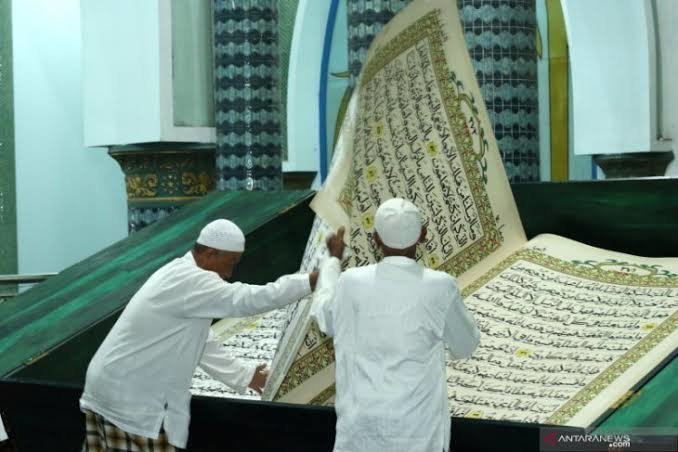 tadarus-al-quran-raksasa-di-kota-probolinggo-selesai-dalam-21-hari-230415f.jpg