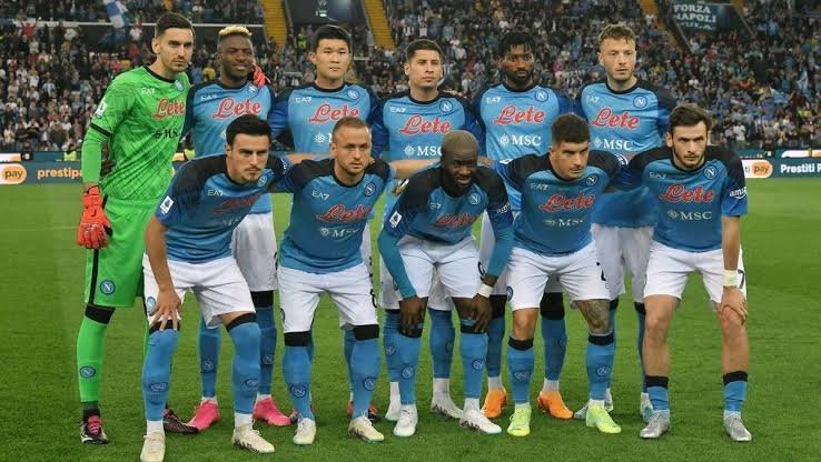 33-tahun-menanti-napoli-juara-liga-italia-2022-2023-230505b.jpg