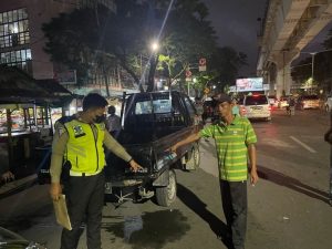 tabrak-mobil-pick-up-pengendara-motor-ini-tewas-230512w.jpg