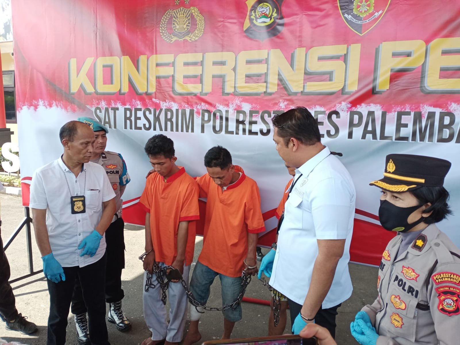 dua-pelaku-pencuri-motor-pedagang-di-pasar-induk-jakabaring-diringkus-230525o.jpg