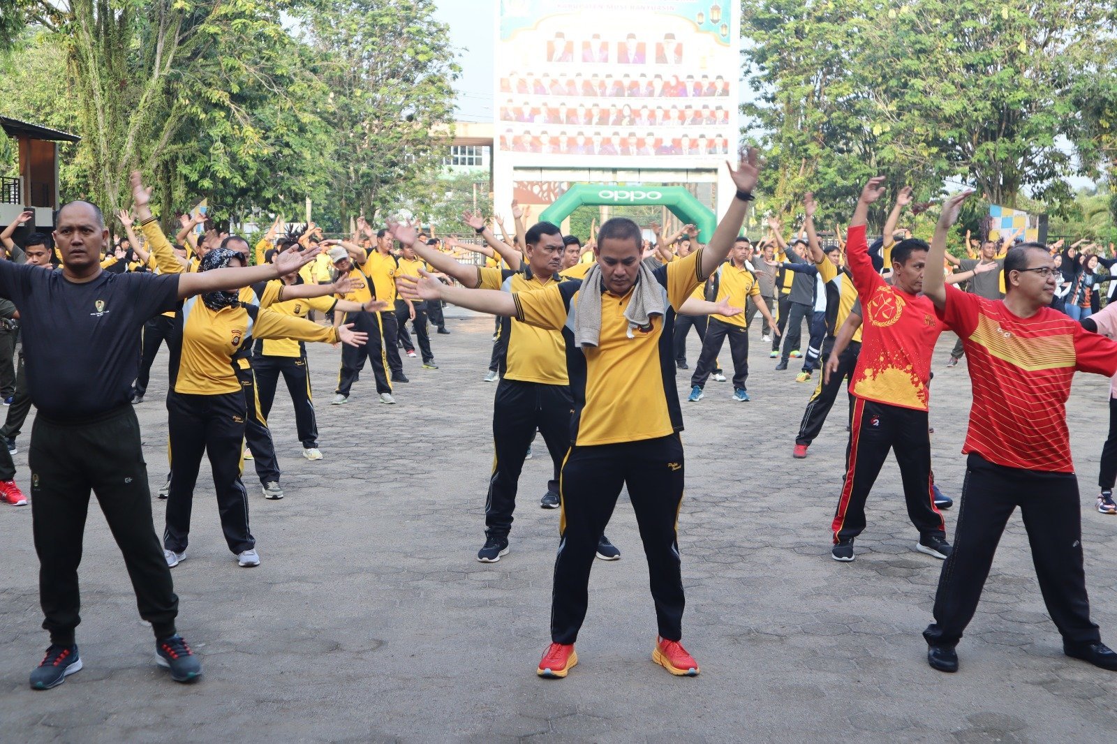 kapolres-muba-ikuti-senam-bersama-perkuat-sinergitas-230526s.jpg