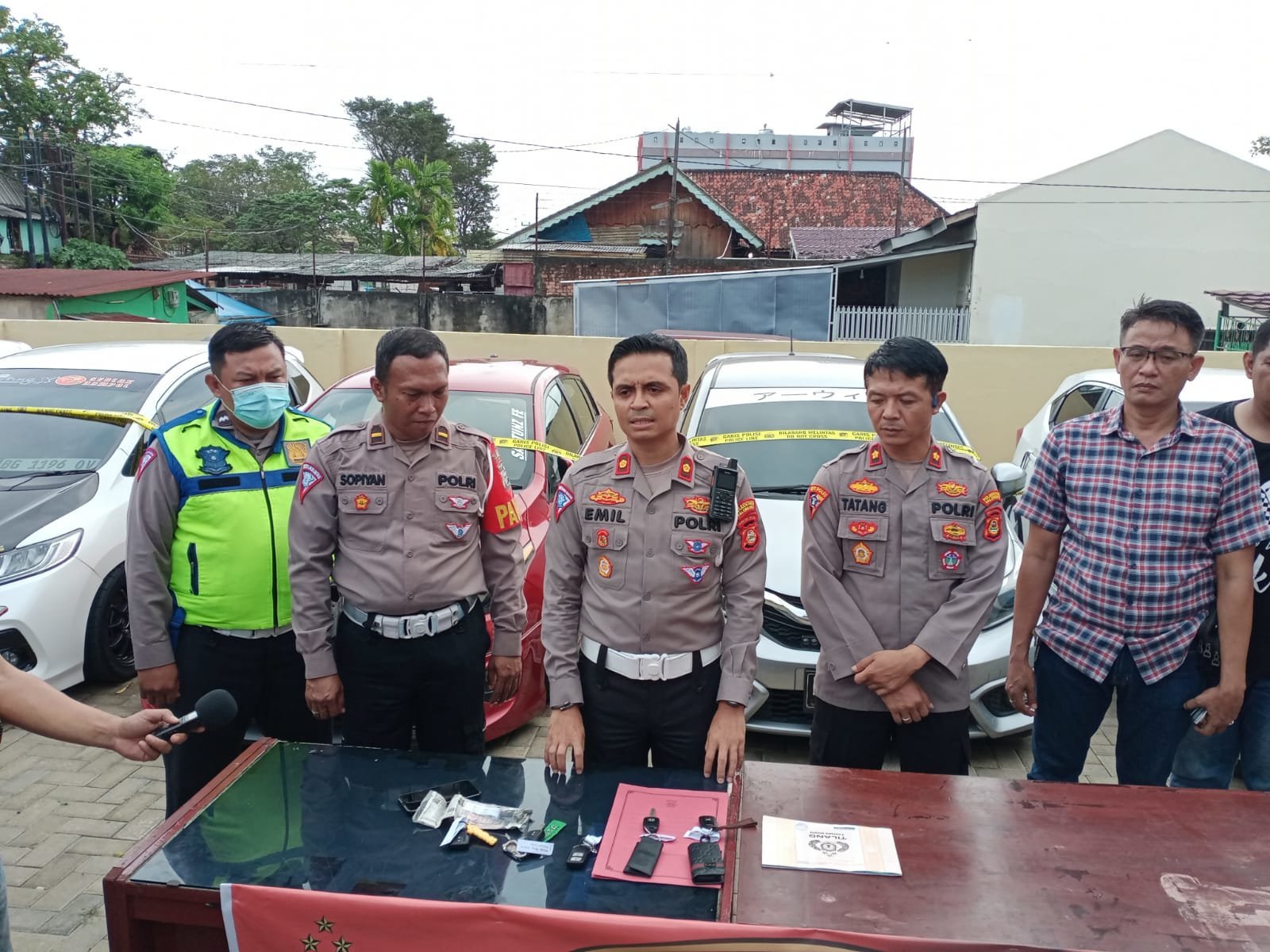 tujuh-mobil-empat-motor-terjaring-razia-balapan-liar-2306133.jpg