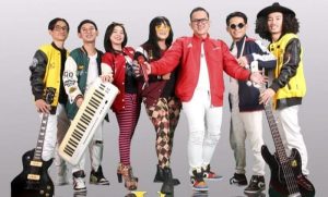 band-childmoon-berikan-penampilan-terbaik-di-thevenus-golden-hall-palembang-230616f.jpg